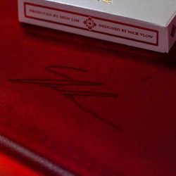 V&B Limited Edition Close-Up Mat (Shin Lim Edition)