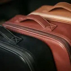 Luxury Close-up Hand Bag / Black - Image 3