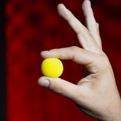 Magic Sponge Balls 4 pack Geel ( 1" / 2,5cm )